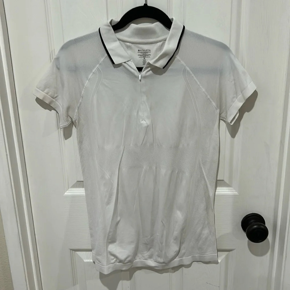 Athleta top collar white ￼ with black trim